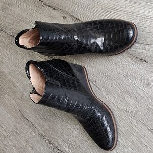 SOUL Naturalizer Black Croc-Embossed Ankle Boots